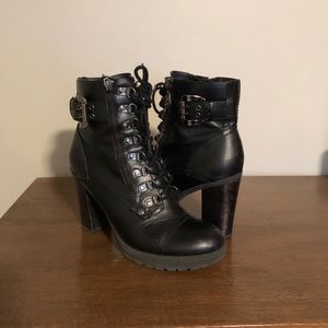 Guess boots